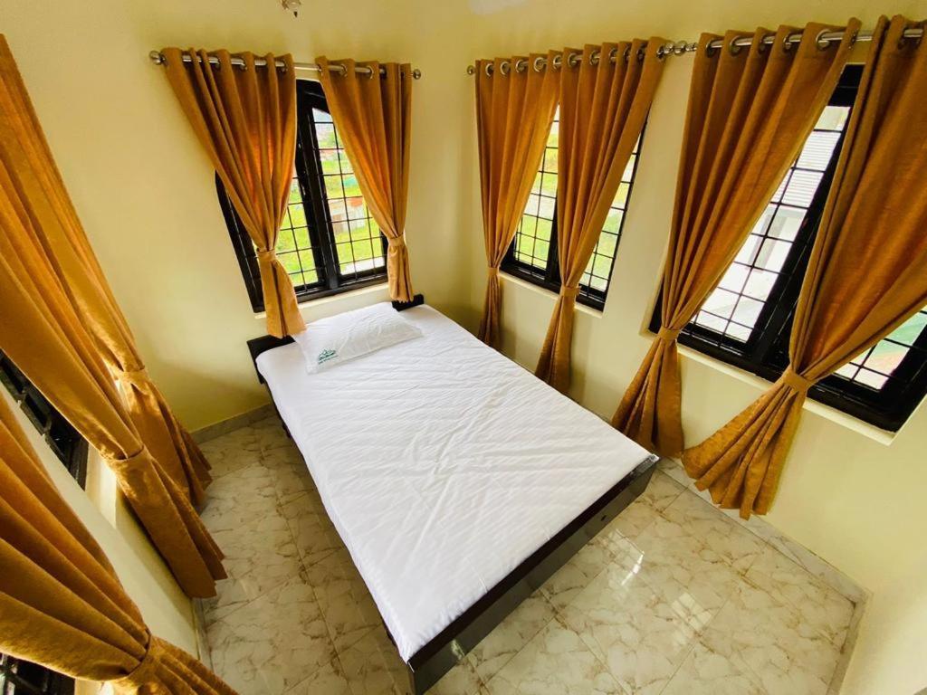 Bob Leisure'S Bed and Breakfast Ooty Exteriör bild